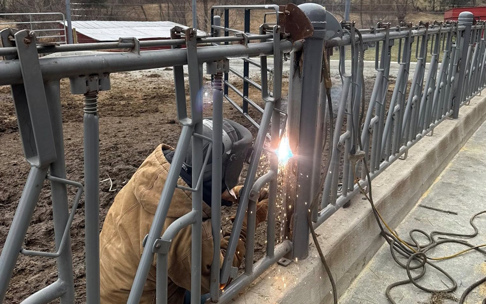 T.N.T. Welding and Fabrication mobile welding fabrication farm repair heavy equipment repair custom fabrication in Hanover York Gettysburg New Oxford McSherrystown Glenville Spring Grove Glen Rock York County Adams County PA Westmsinster Carroll County MD TNT Welding and Fabrication